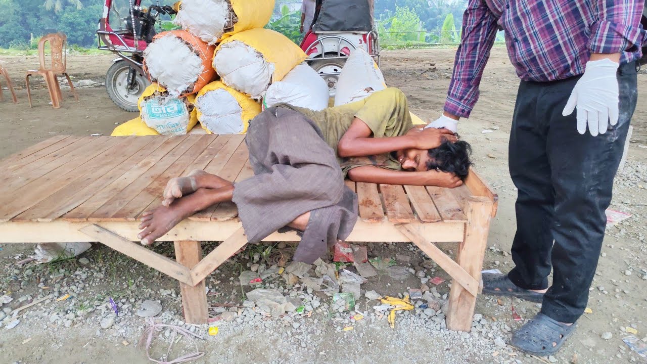 A Rich Family’s Lost Son? This Silent Boy Has Been Alone for 5 Years! | Homeless Man