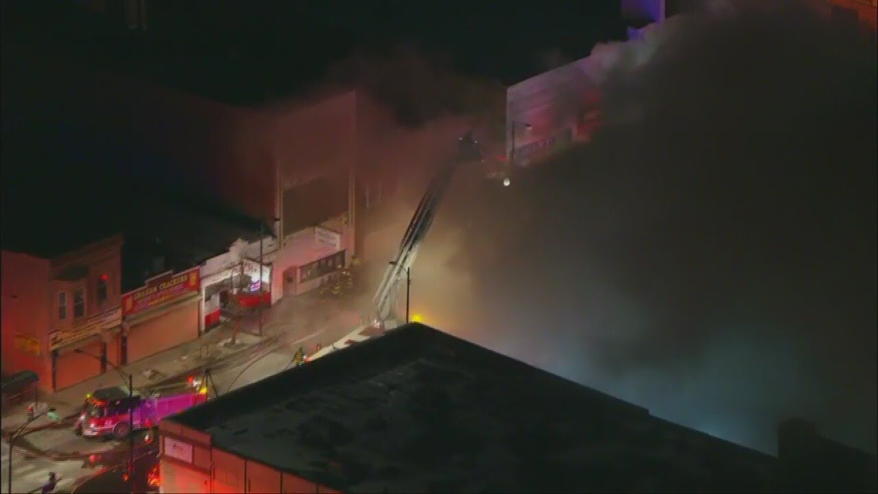 Chicago firefighters battle massive blaze on South Side