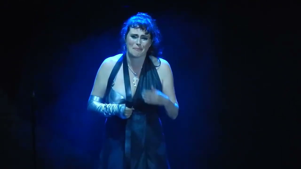 Sharon Den Adel being unequivocally raw, genuine and real while Within Temptation fans lift her up