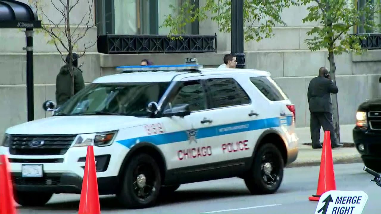 RAW VIDEO: Former President Barack Obama Arrives For Jury Duty