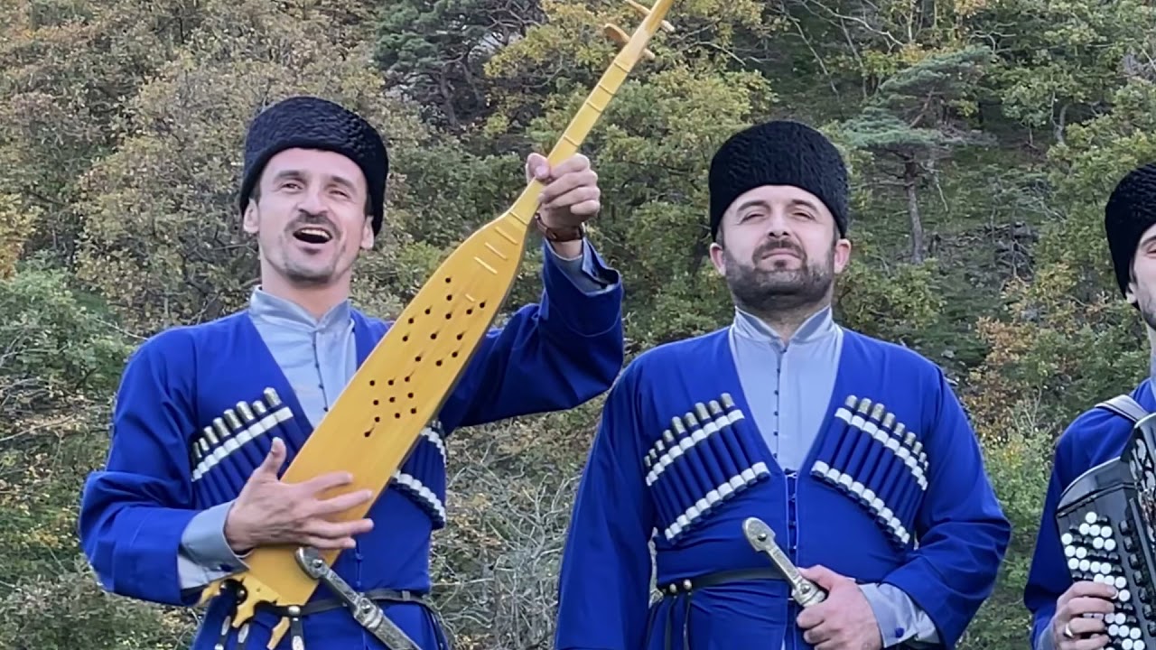 Аварские песни. Салам в исполнении солистов государственного мужского хора «поющая Чарода»
