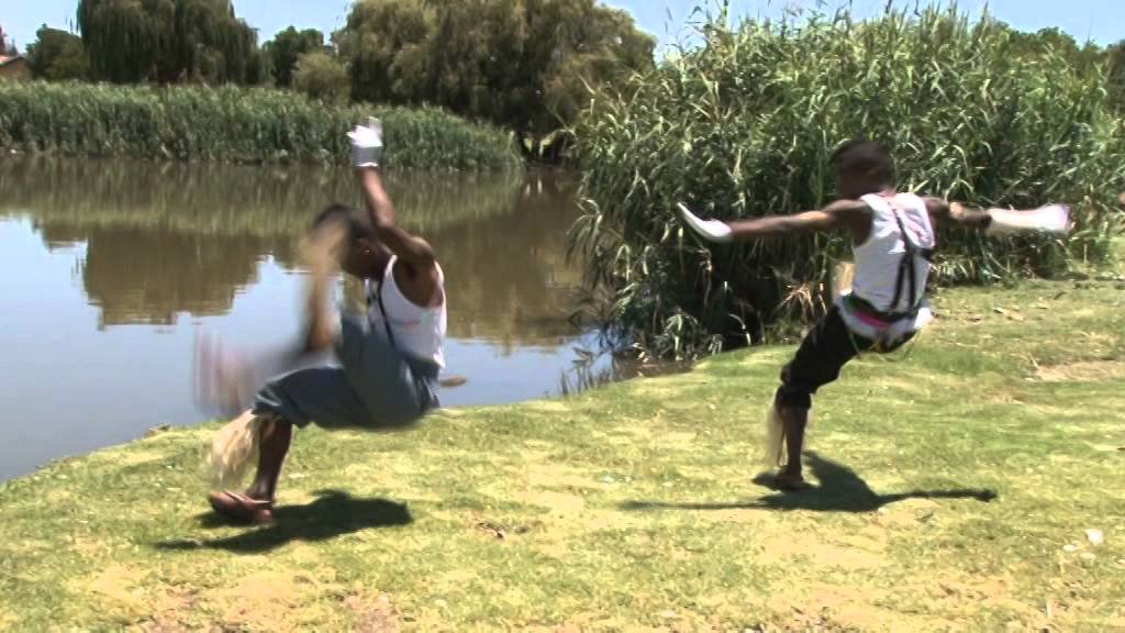 Emfez;emnyama-Uhlanya Lwami by Amabunjwa Records