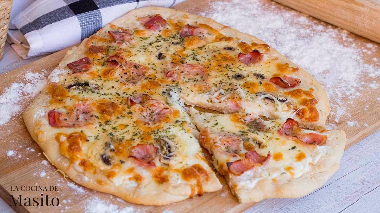 Pizza carbonara con masa de pizza casera. Mas rica que la del Domino´s pizza