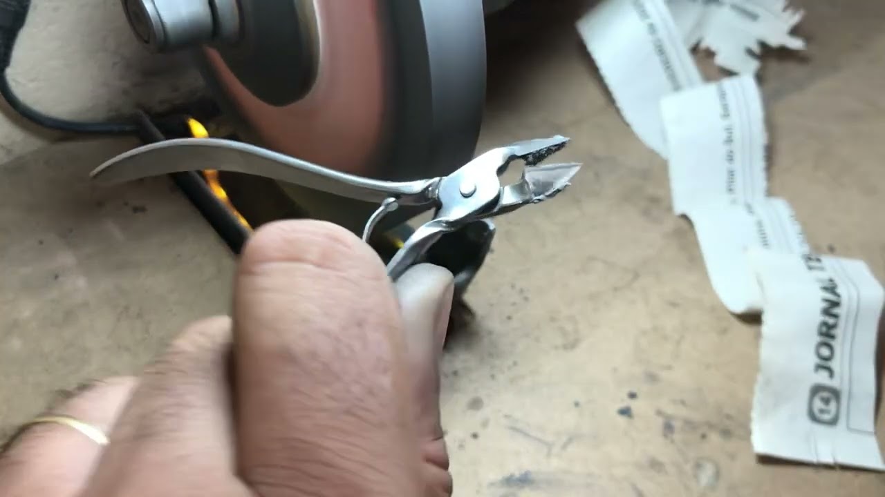 Afiando alicate de 6,99!! (Shopp) será que dá ???🤔