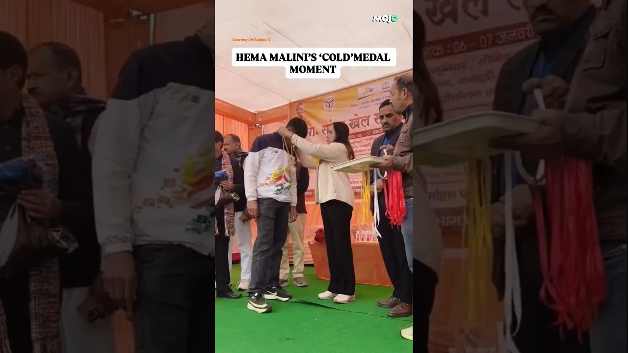 Why Was Hema Malini So Serious At  This Medal Ceremony? |
