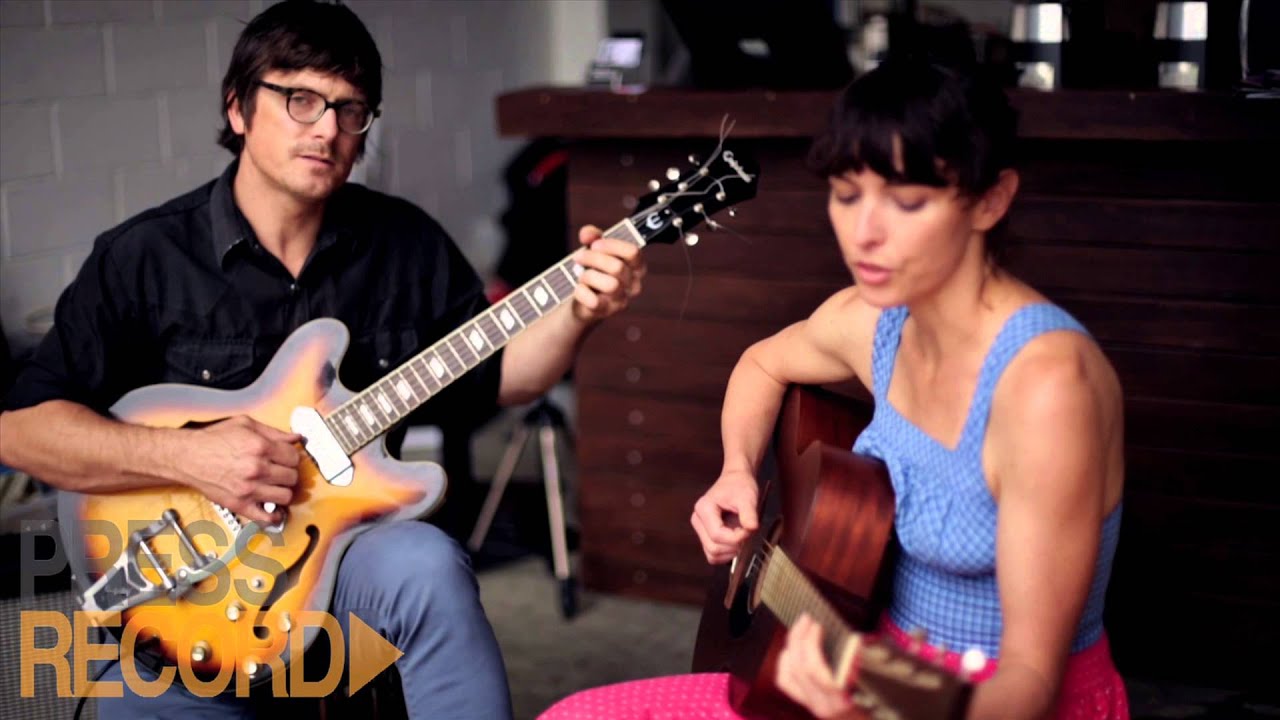 Laneway - Bleeding Heart | A Pop Up Performance