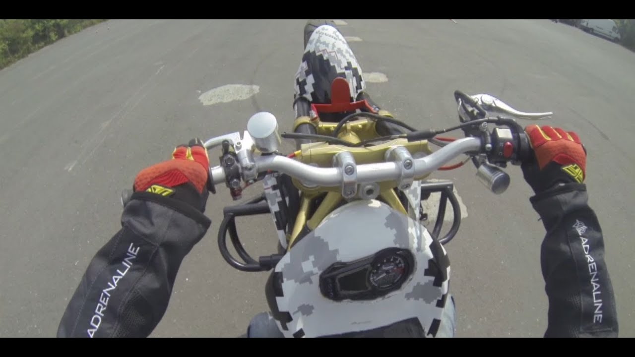 Jak zrobić Wheelie, jak dać na gumę, jak jeździć na tylnym kole - jazda na tylnym kole wg Fragmenta