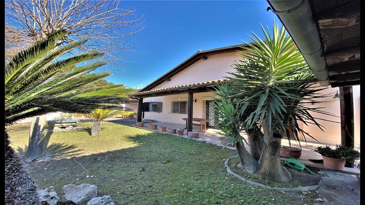 villa monofamiliare in vendita a roma infernetto rif. 21-22