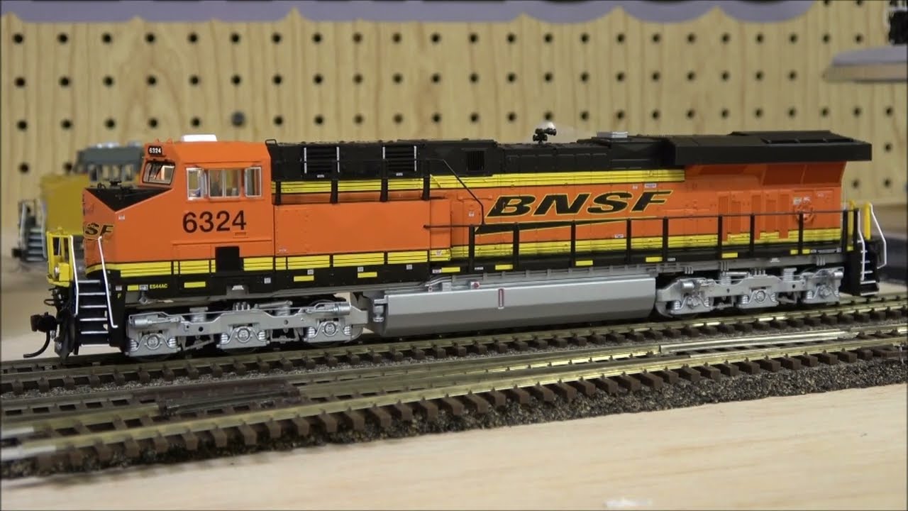 Product Demo: Broadway Limited Paragon 4 ES44AC w/smoke, DCC & Sound! BLI