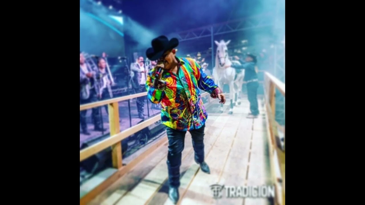 La Novia Del Pajarillo Popurri Chuy Lizarraga Y Su Banda Tierra Sinaloense En Vivo