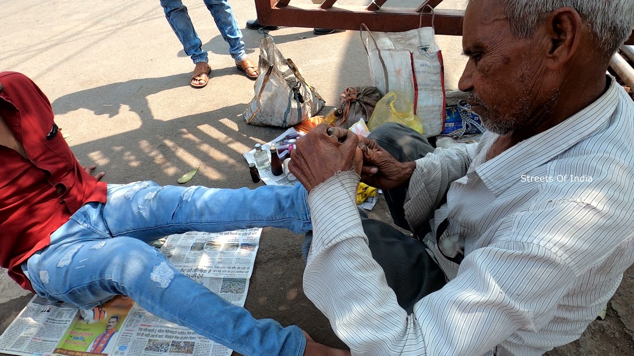 Street Surgery | Local Doctor | Footpath Doctor | Bhopal | Streets Of India