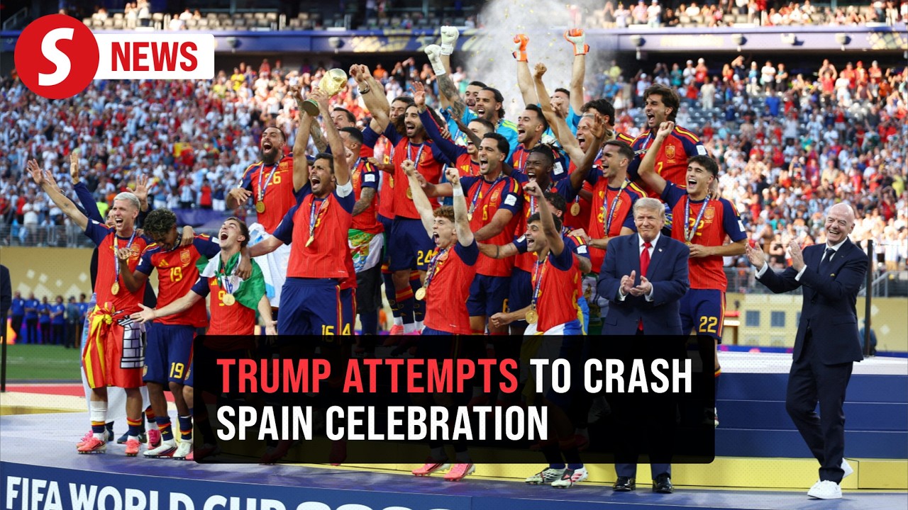 Boos as Trump and Infantino enter the field for World Cup trophy ceremony
