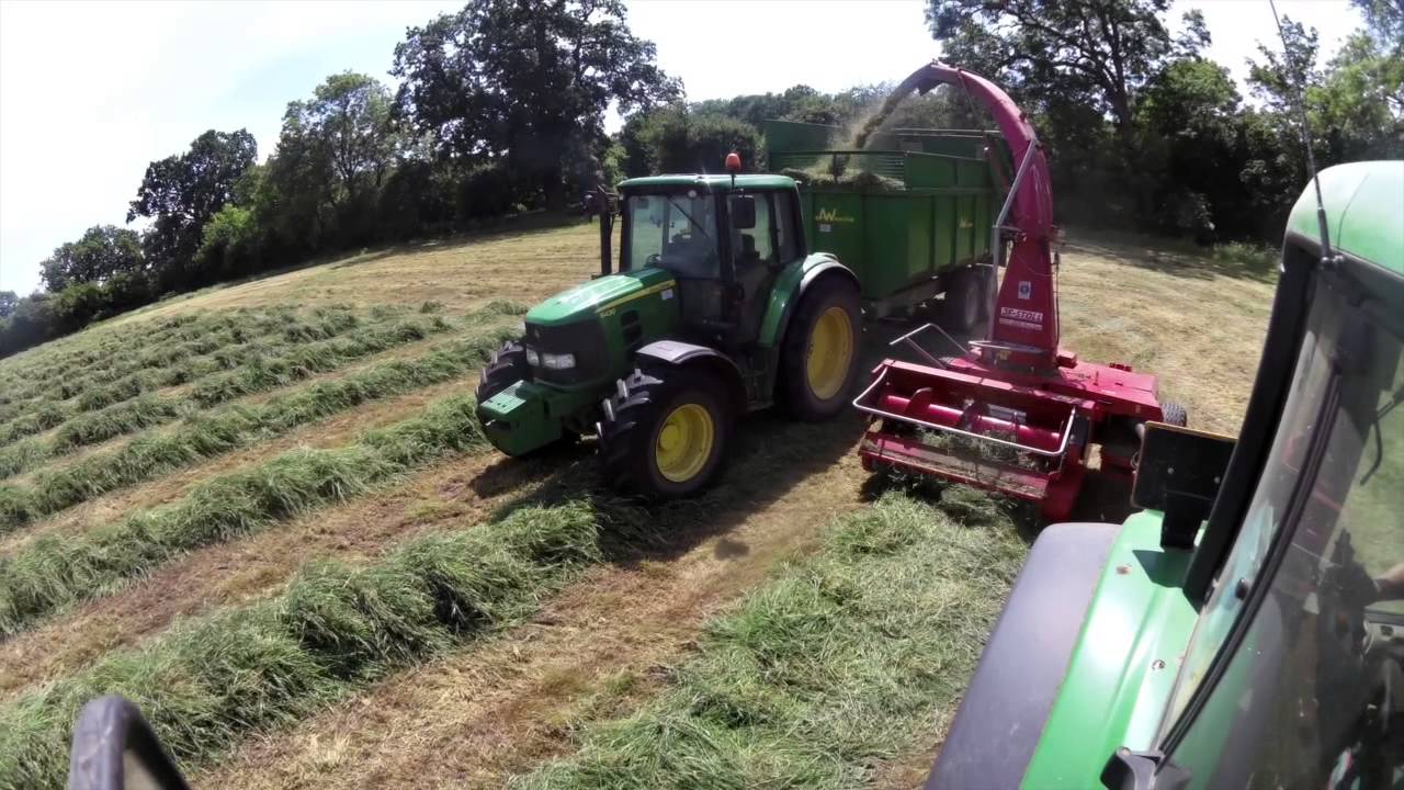 Silaging 2015 - 1st Cut with JF Forager and a team of John Deeres.