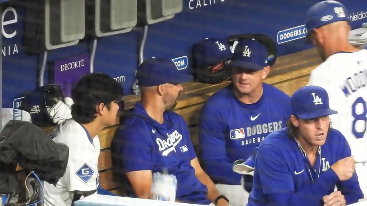 大谷翔平選手とコナーマグギネスコーチ、いつも熱心に話し合ってましたね。信頼しあっていい関係。#shoheiohtani #dodgers#mvp#twowayplayer#二刀流#ドジャース