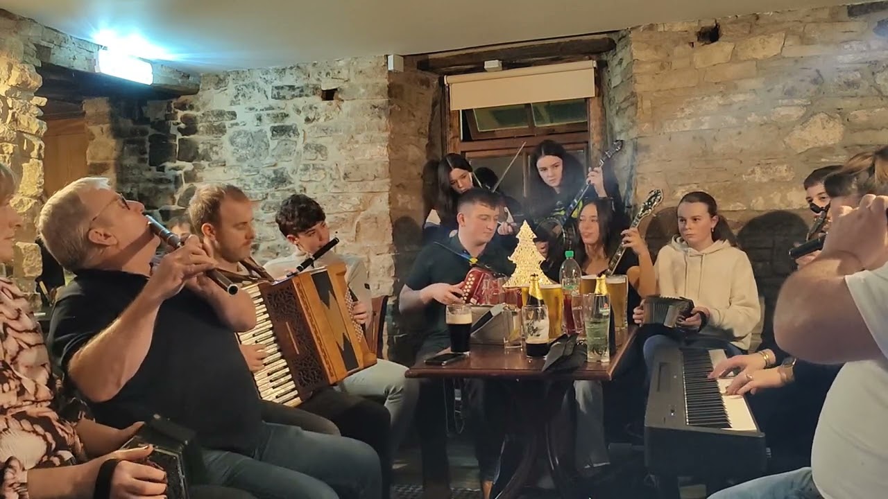 DCulliney's Weekly Wacky Presentation of Music | THE FINALE - Reels: Cooley's & The Sally Gardens