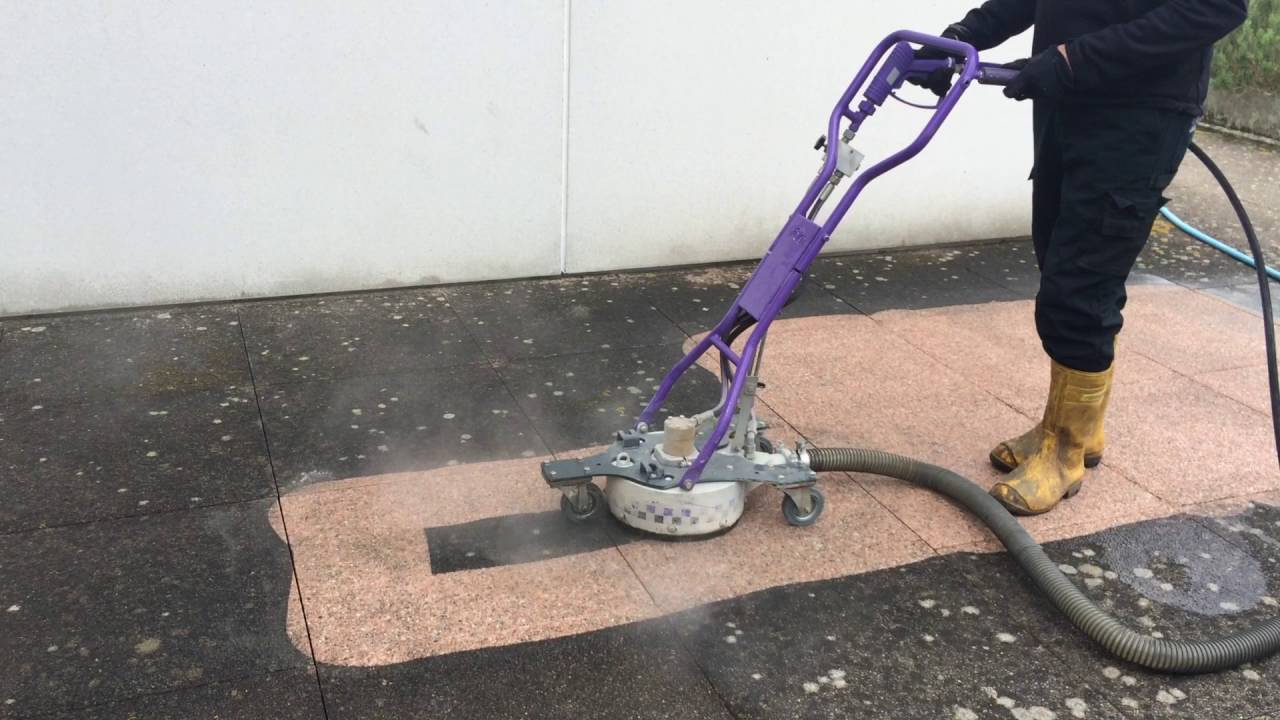 Décapage de sol avec un Scater 5 Falch