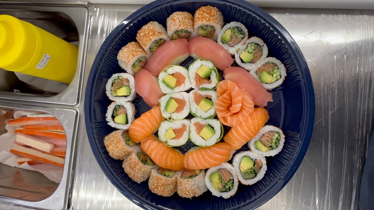 Buon San Valentino! 🍣❤️ Tag someone who owes you a sushi date!❤️🫶🌹