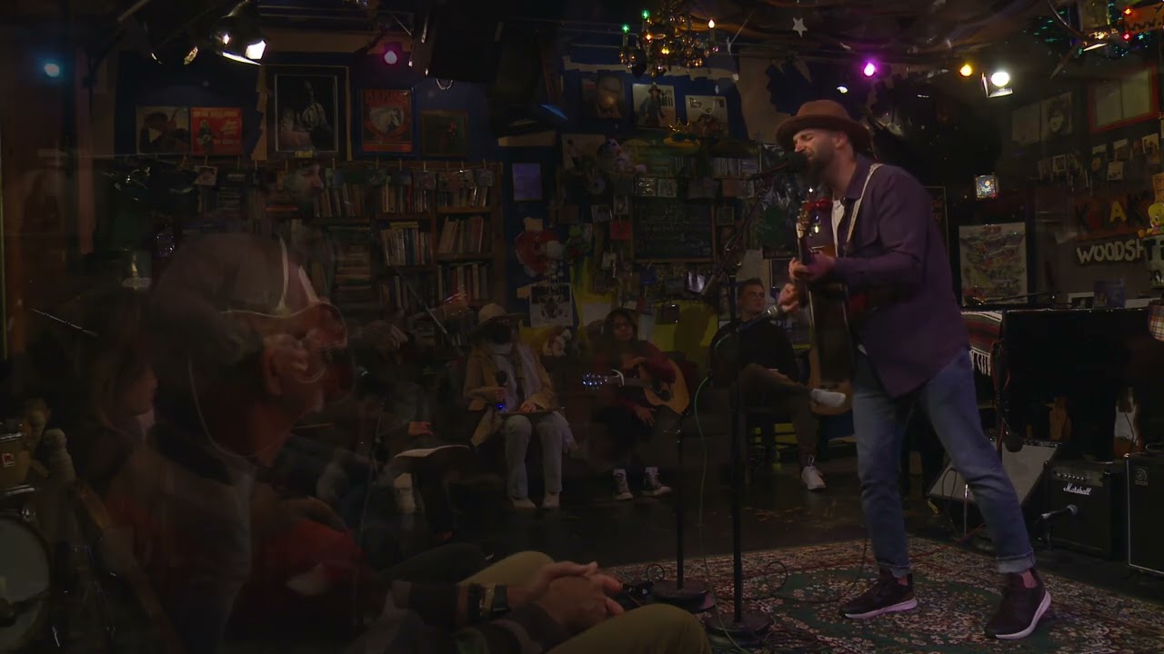 “A Moment Passing By” | Andy Kahn (Live at Kulak’s Woodshed)