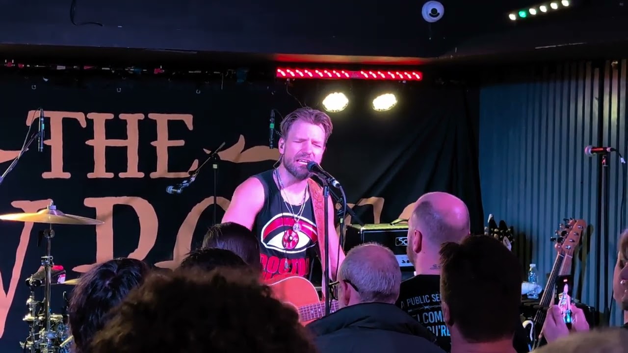 The New Roses - Hold me up 20.10.24