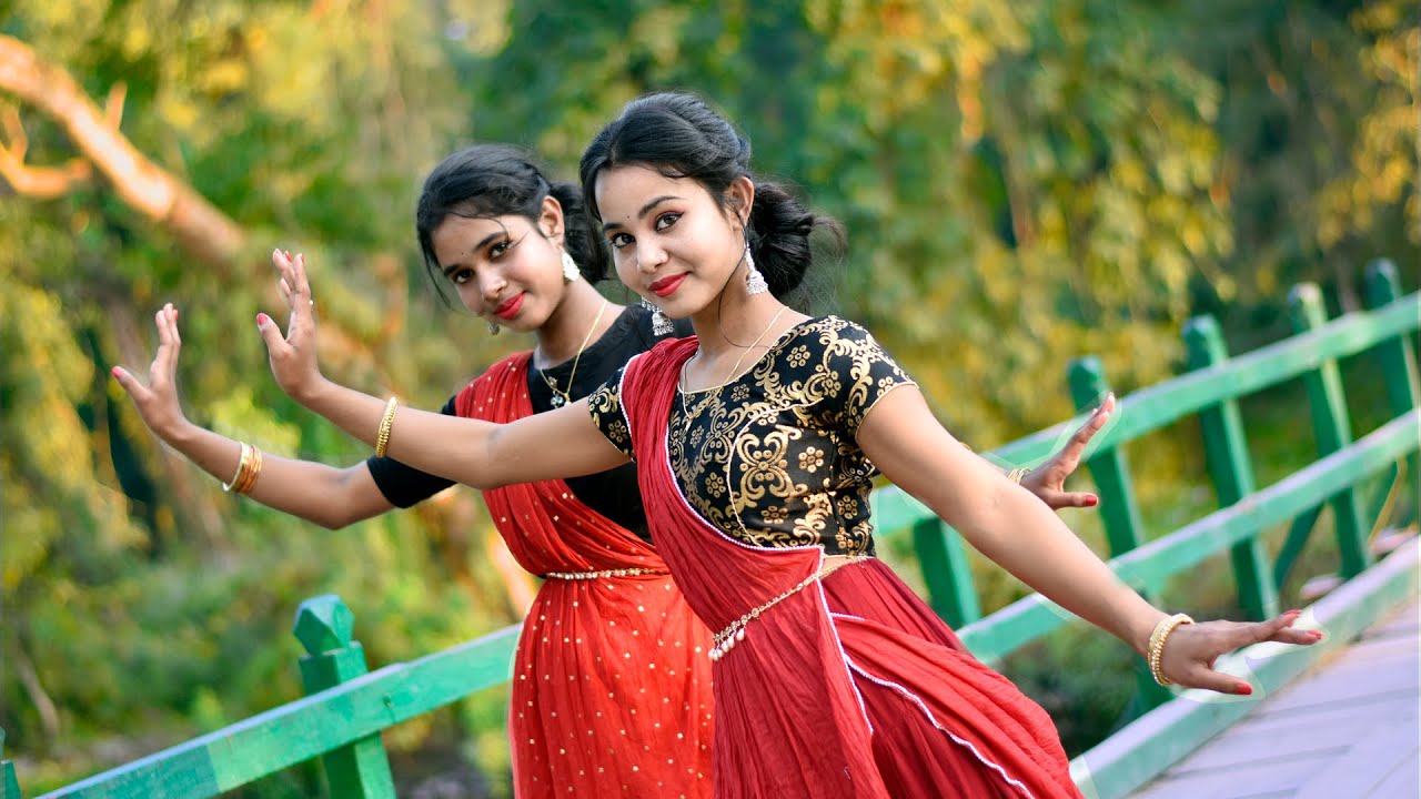 Udi Udi Jaye Outdoor Dance Video😍😍😍 I Raees I Dance Covered By Tithi & Eti