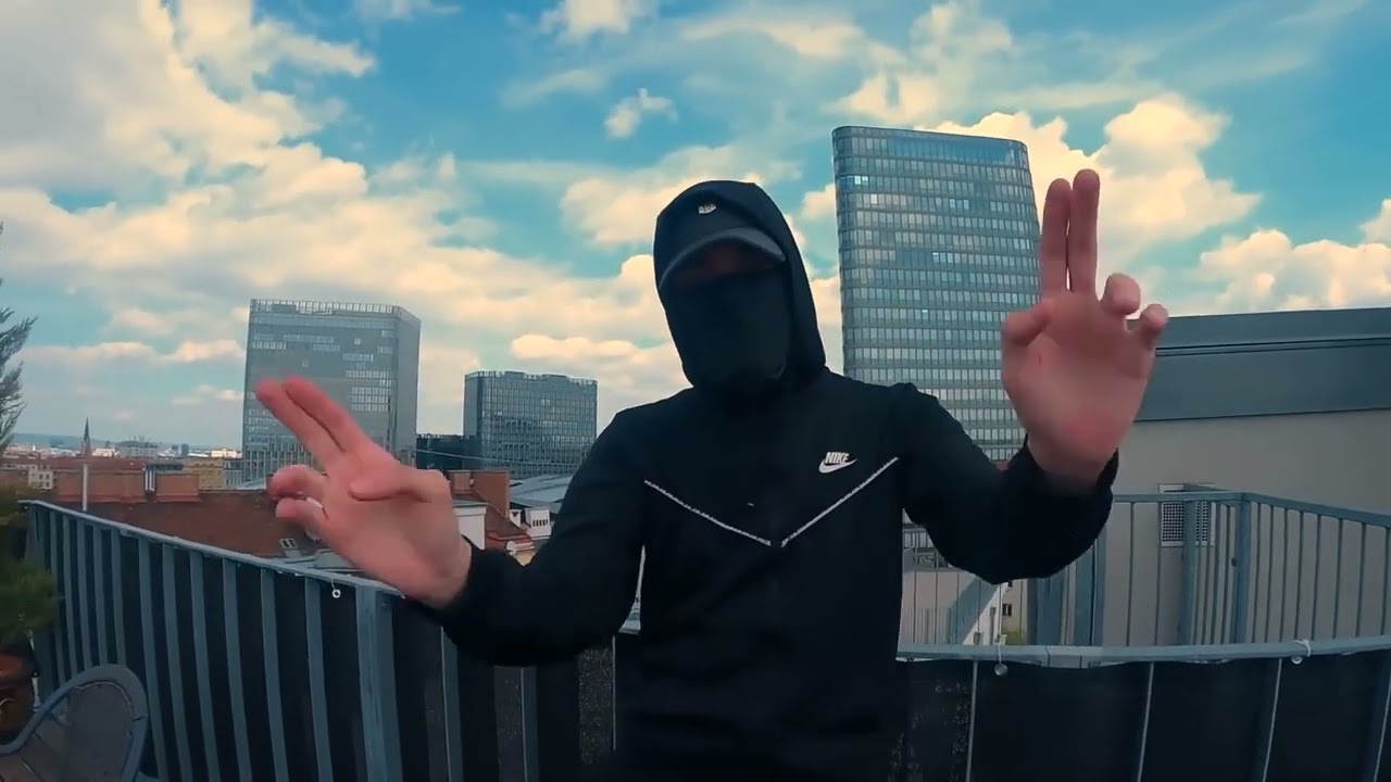 Inco - P&aacute;nikrohamok (prod by. CRACK)