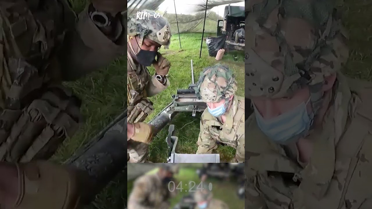 How does a crew of M119 Howitzers work