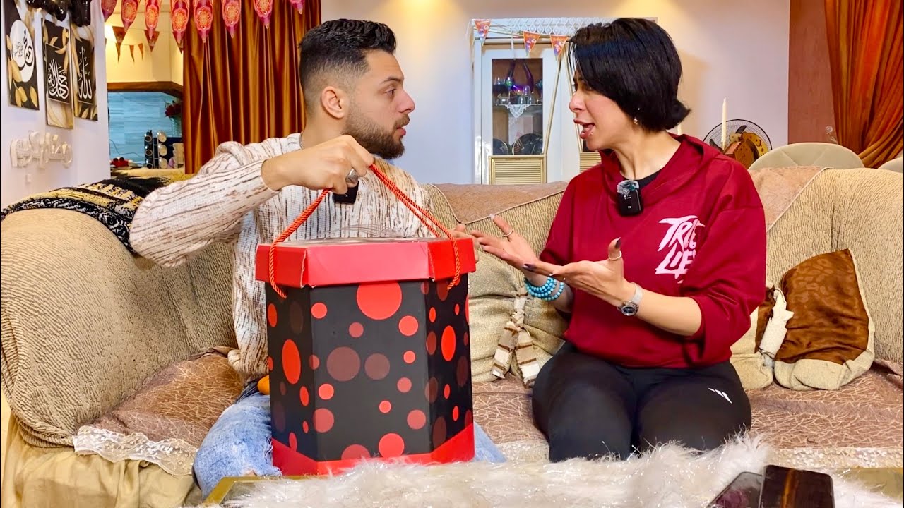 شوفو الزوج جاب هدية عيد الحب لحماته ومجبش لمراته لهذا السبب - شوفو حصل ايه !