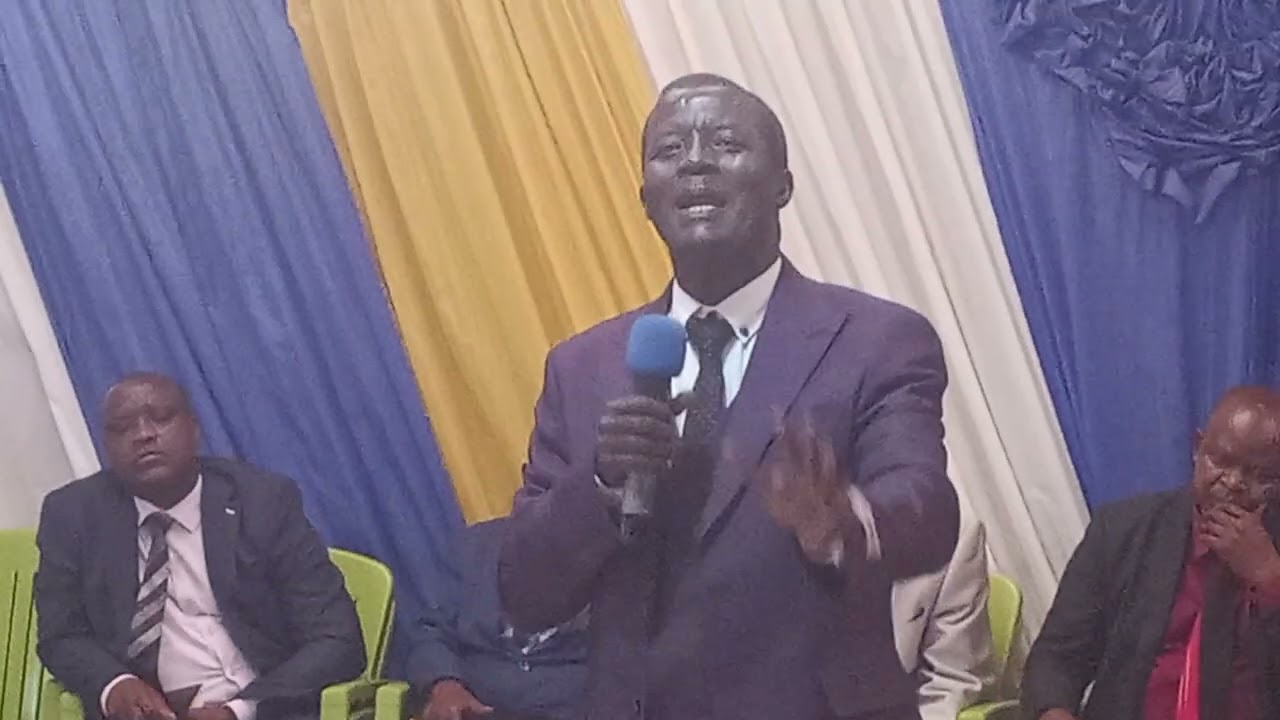 Yesuweeee 🤔 ibiterasoni 🖥️ivyo bintu uraba ukarara muri salon bukarinda buca ntufise Imana 🤭🤭