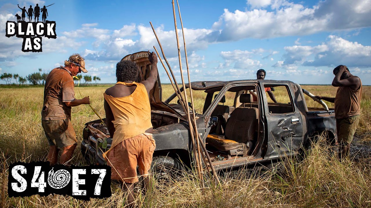 Hunting Buffalo and Crab in the Australian Outback! | S4 E7