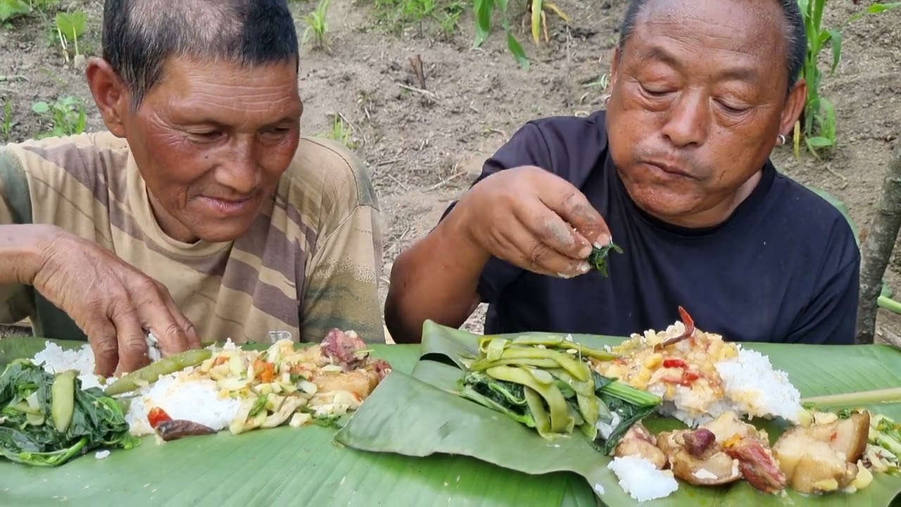 Working Hard, Eating Harder 💪| Chili Field & Pork Feast@khipsvlog3739 #villagelife