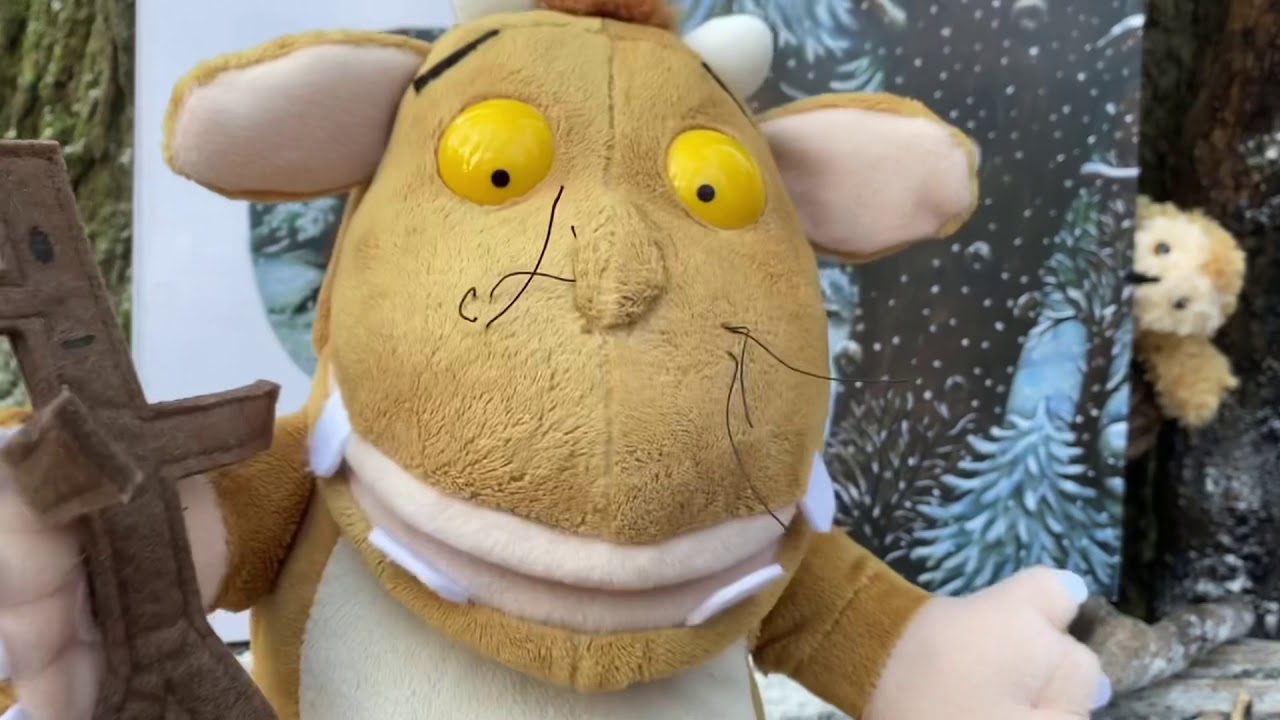Gruffalo child with puppets