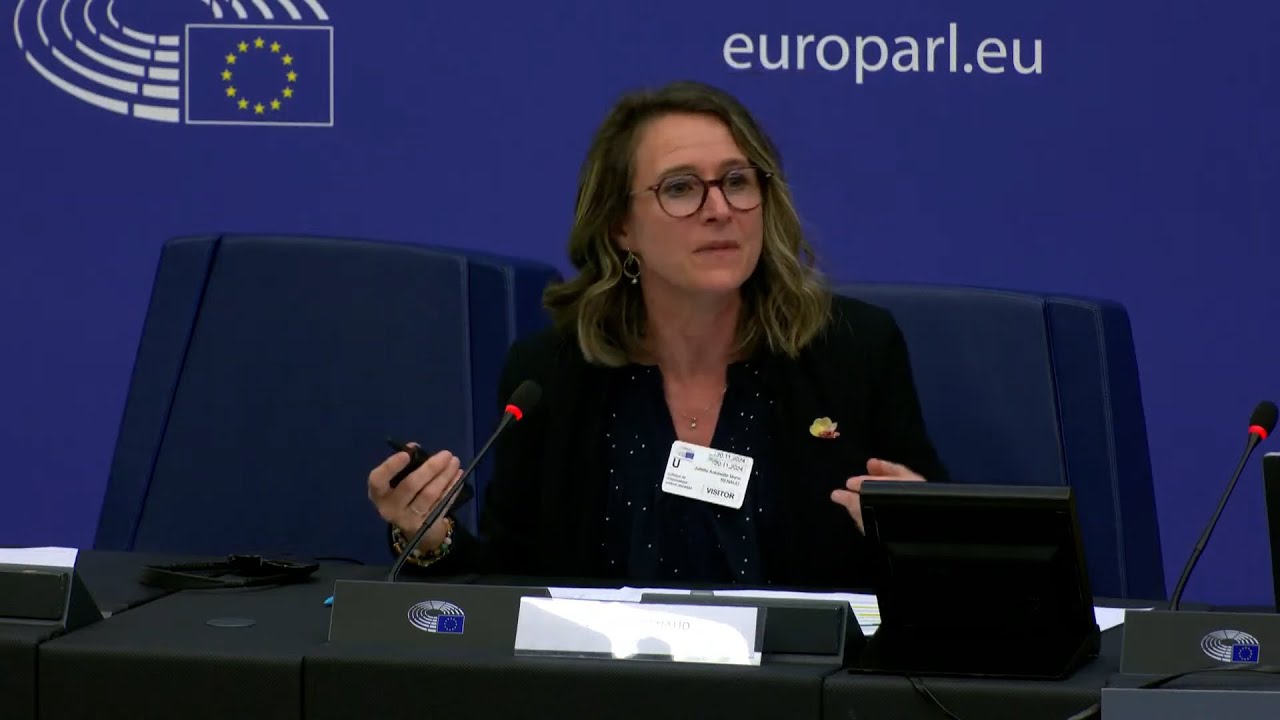 Intervention de Juliette Renaud au Parlement Européen en lecture documentaire.