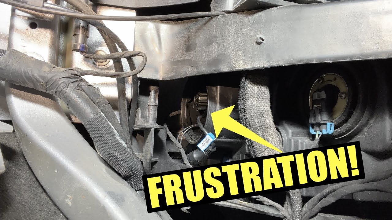 Jeep Grand Cherokee Headlight Bulb Stuck Removal 2011-2020 NiLight H11 LED
