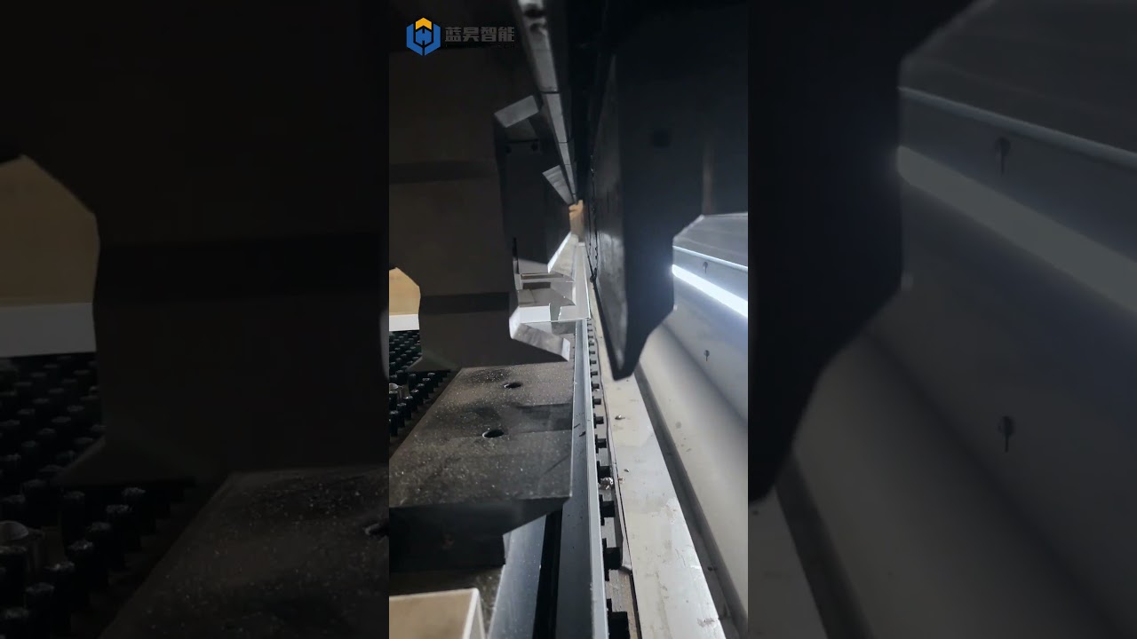 Smart panel bending system for industrial fabrication 