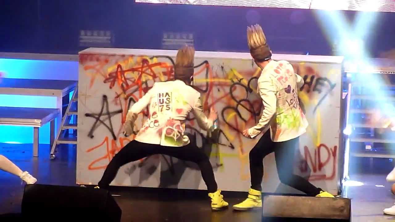 Jedward - Intro VT + Singing 'School's Out' Killarney 7/8/12