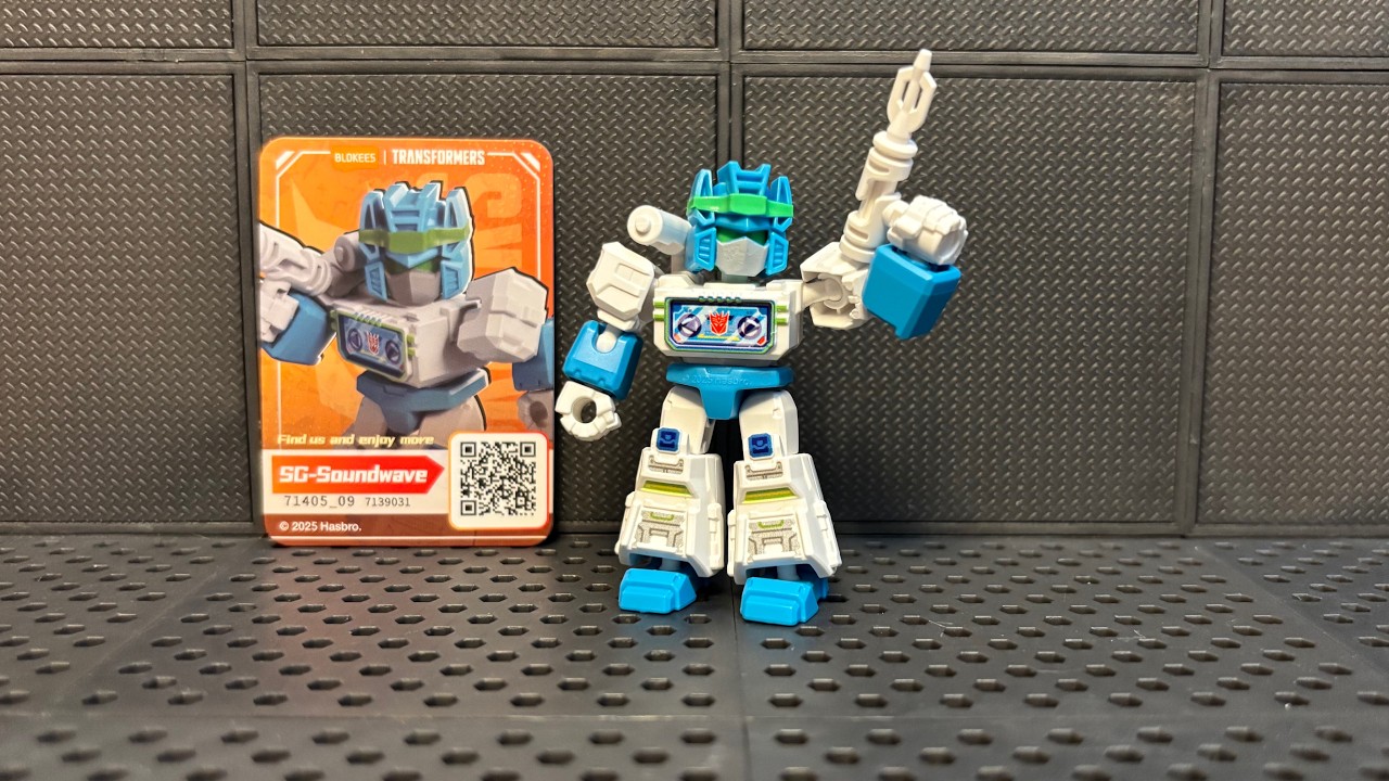 Blokees Defender Wave 5 SG Soundwave Build
