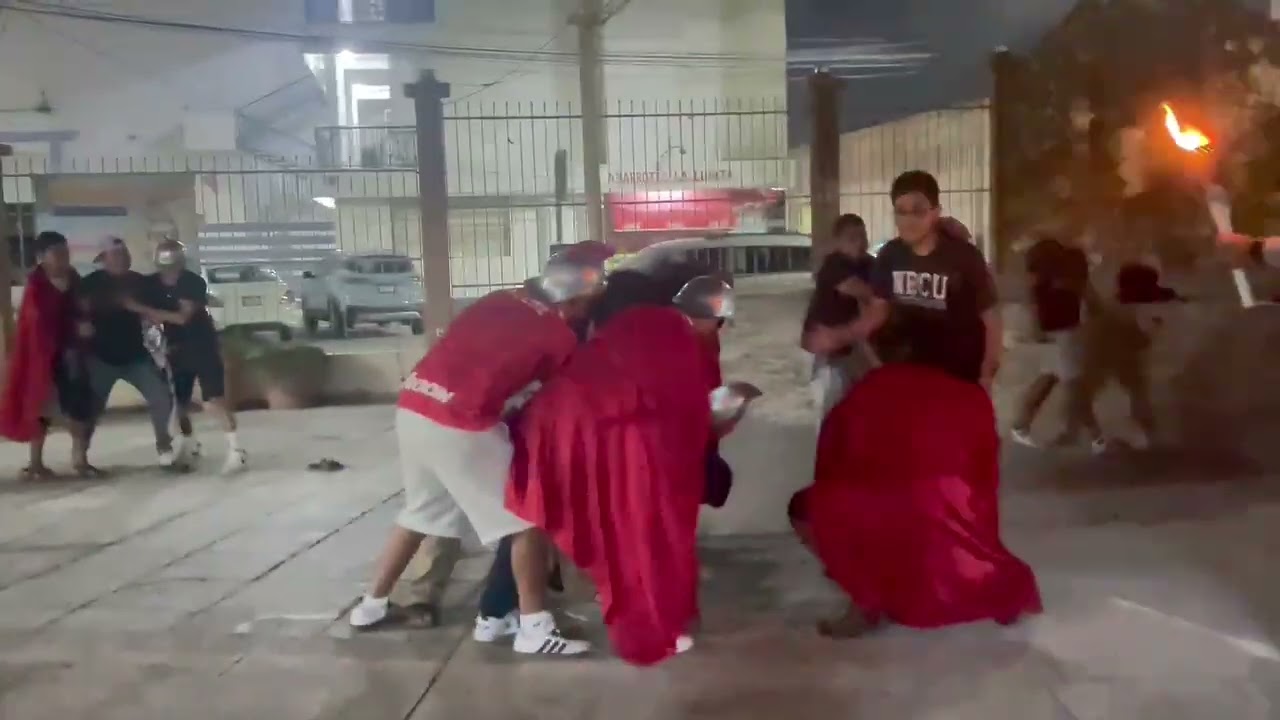 Caminando con Jesús un camino al calvario Ensayo del viacrucis en el santuario de Guadalupe Cancún 