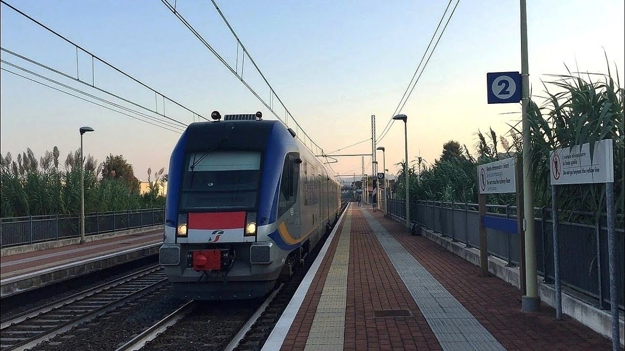Treni in Transito alla Stazione di Camerano Aspio: Tra DIESEL ed ELETTRICO!