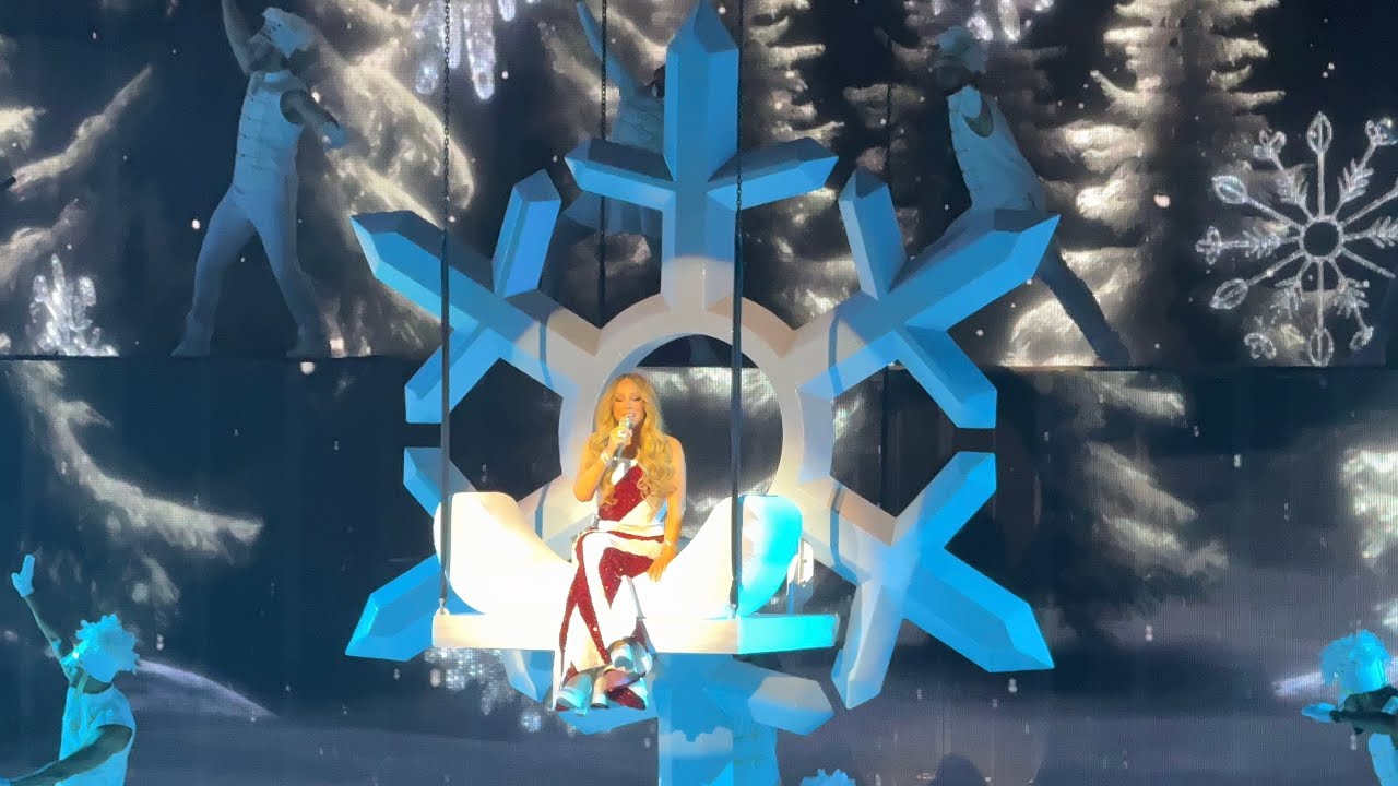 Mariah Carey - Opening Hark! Las Vegas 13/12/2025 (4K Video)