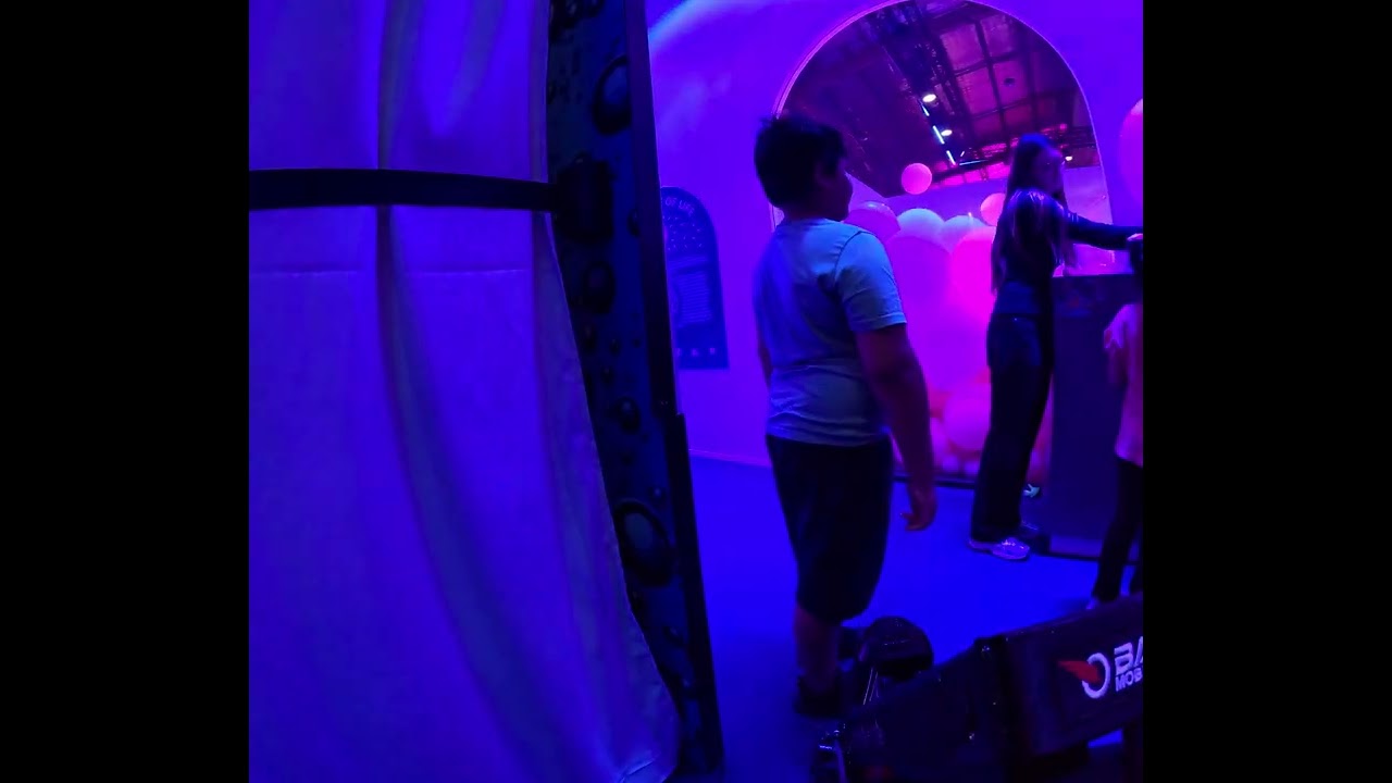 Moving floor at the bubble Planet - Go Pro view