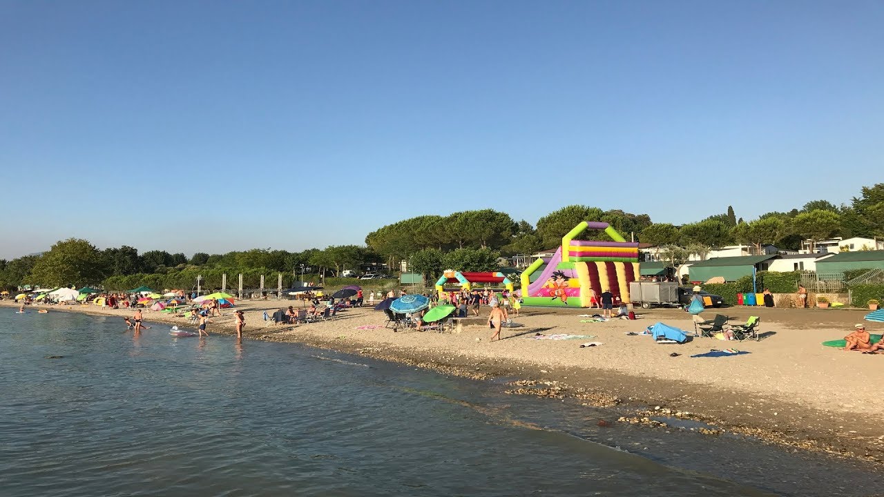 Skønne Camping La Quercia ved Gardasøen - perfekt til familier