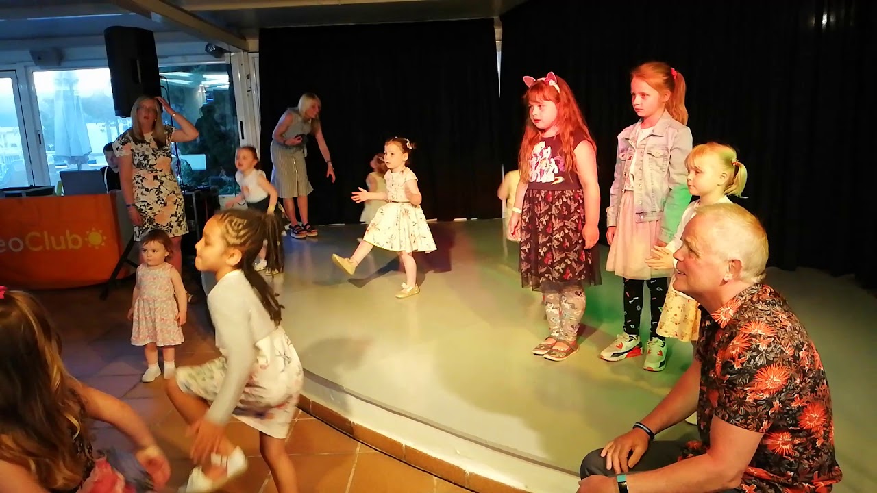 Hotel Sirenis Cala llonga mini disco 2018 05 10
