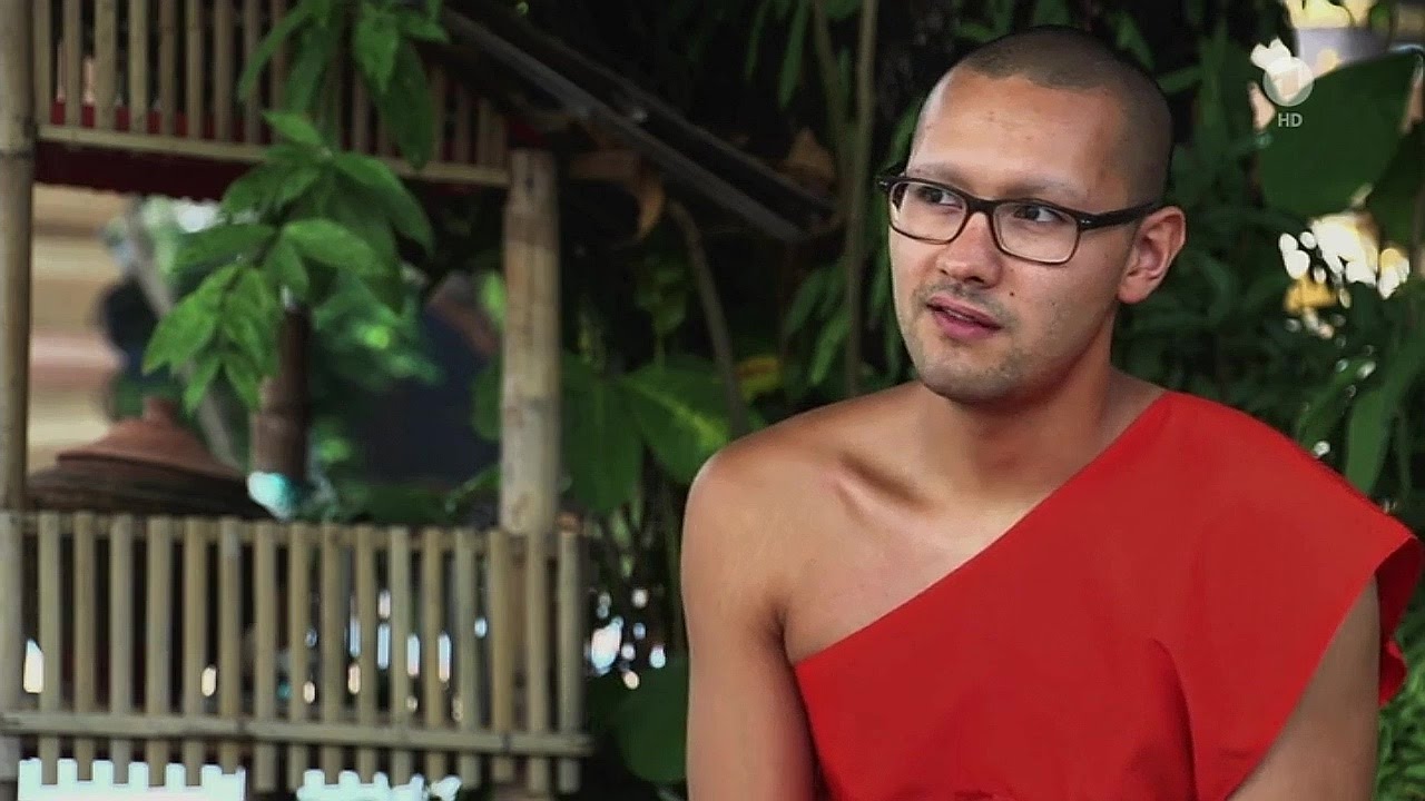 'Gutes Karma Beten, betteln und befreien' - Jason wird buddhistischer Mönch Novize
