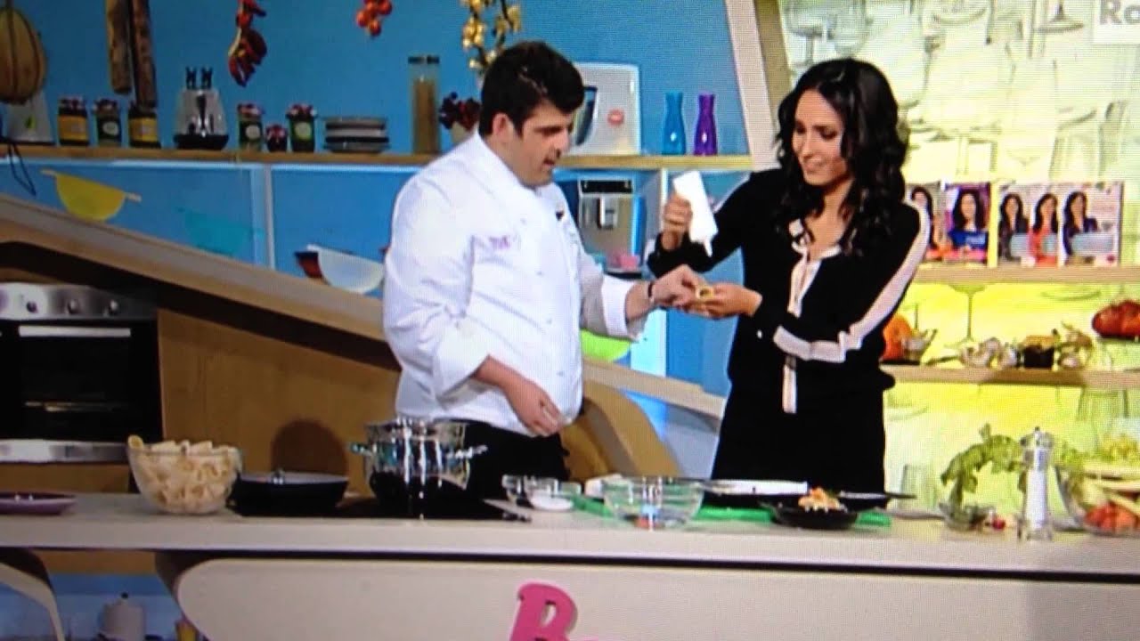 Caterina Balivo gaffe con il pacchero.