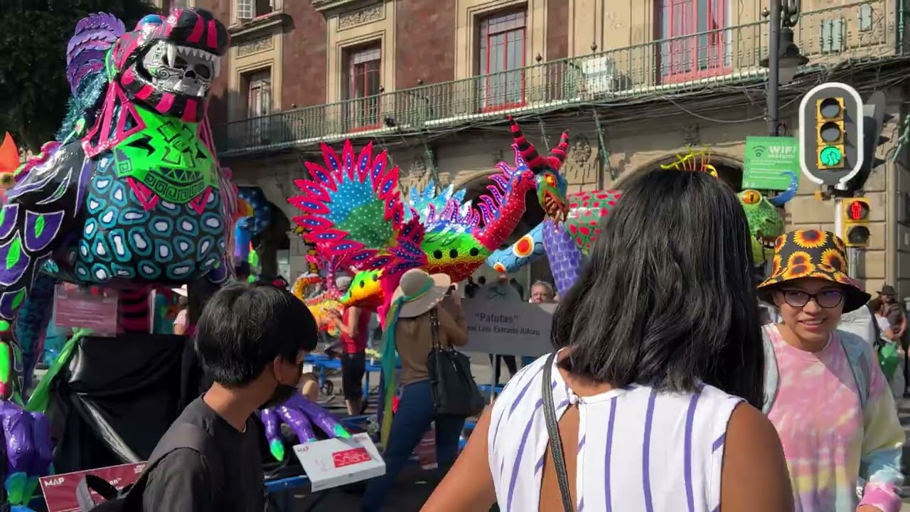 ALEBRIJES MONUMENTALES before PARADE