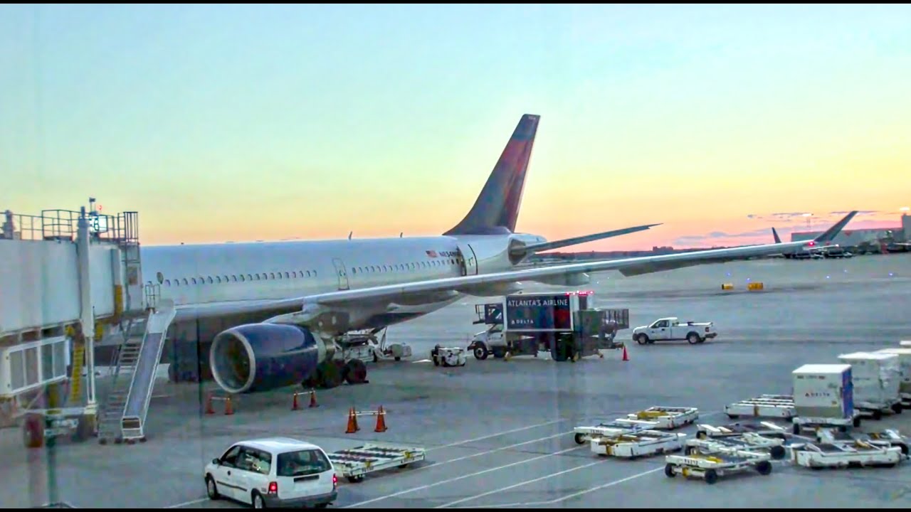 DELTA AIRLINES Airbus A330-200 / Atlanta to Buenos Aires