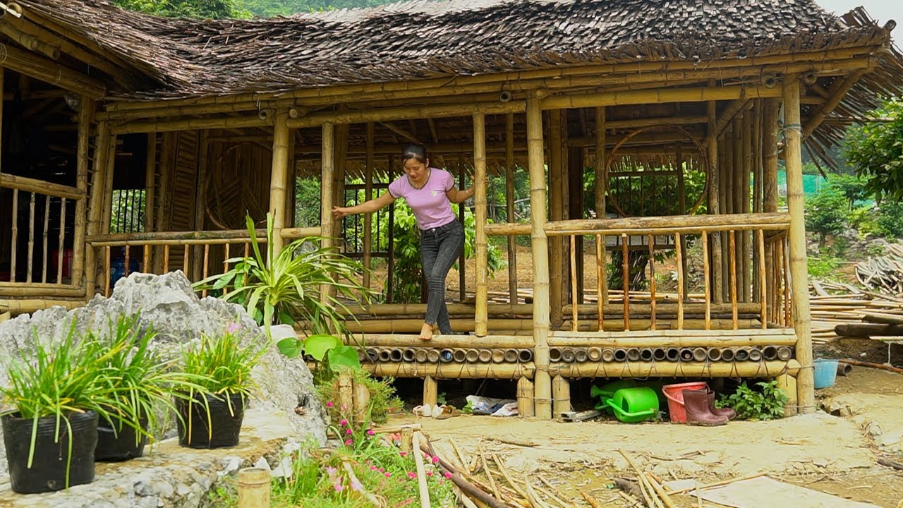 Building a Wall Frame for a Mountain House, Living Alone High in the Mountains