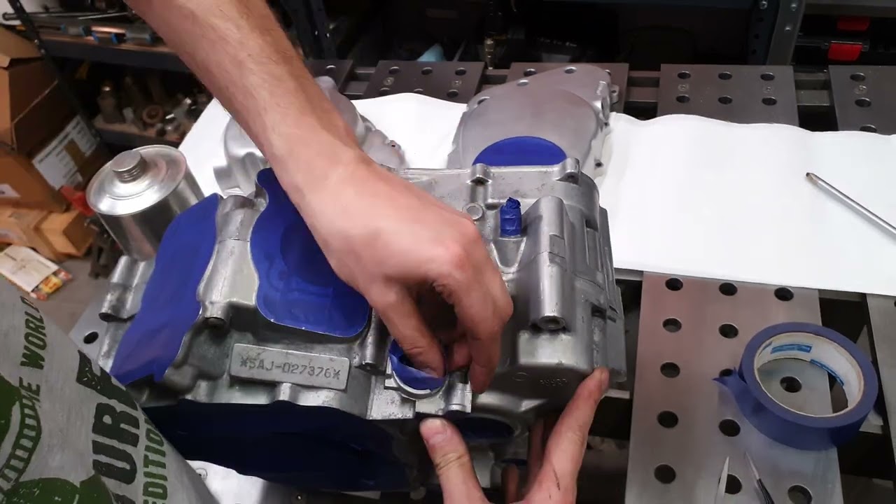 Yamaha Virago XV125 rebuild part 2 - engine cleaning, welding and painting