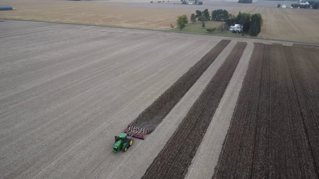 Satisfying tractors working a field!