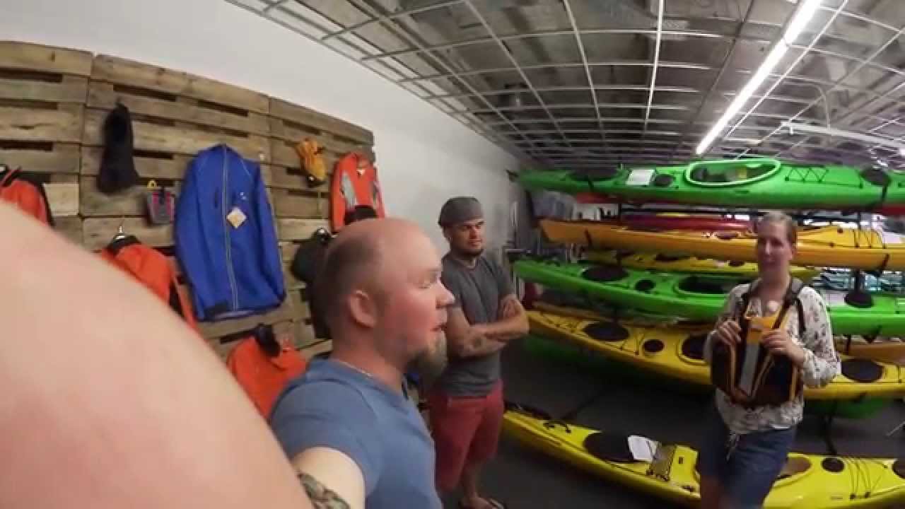 Marsupilamimus PaddelVlog #003 Jenny bekommt ihr eigenes Kajak / zu Besuch beim Kajakprofi in Berlin